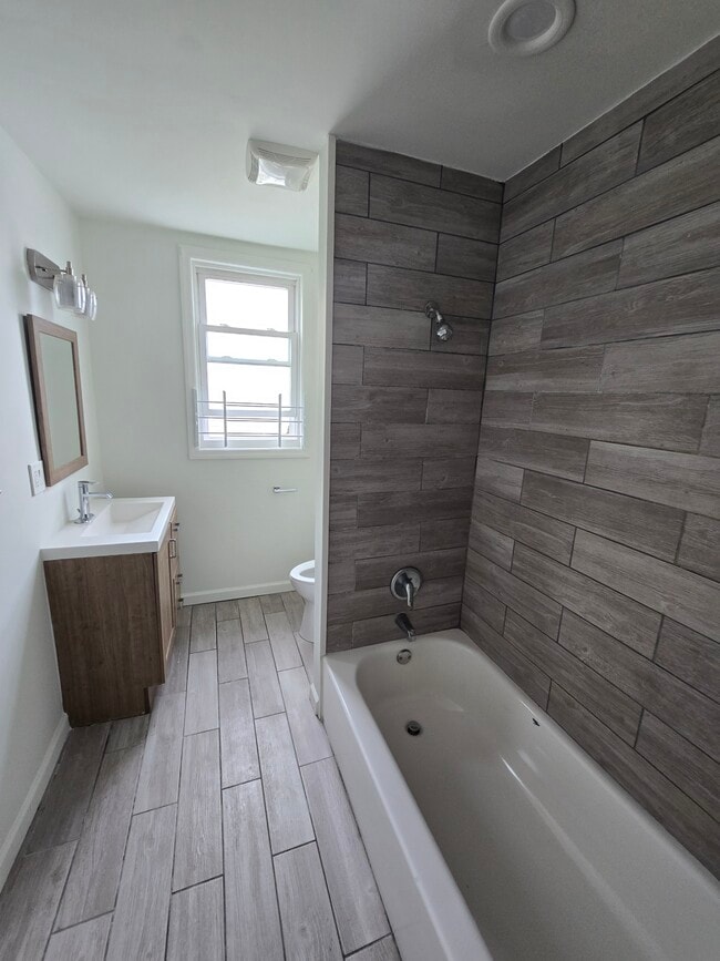 Photo - 27 Harrison Plz Unit 2