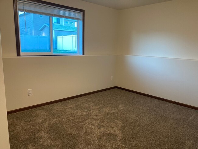 Photo - 1325 30th Ave W