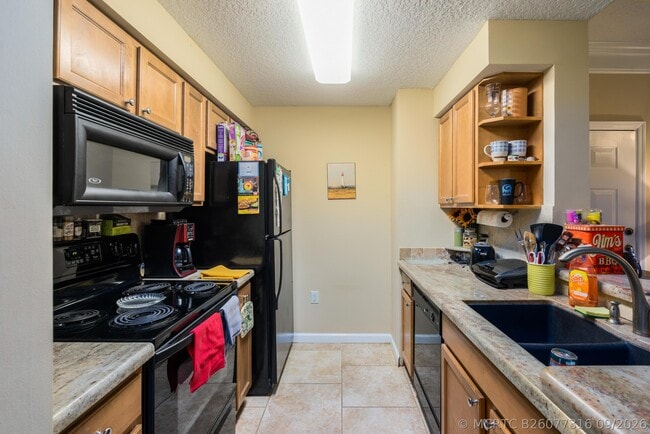 Photo - 2106 Myrtlewood Cir E