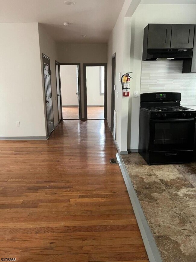 Photo - 253 Clinton Pl Unidad 1