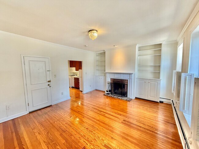 Photo - 329 C St SE Unit 03