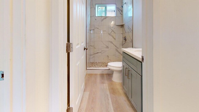 Photo - 4928 63rd St