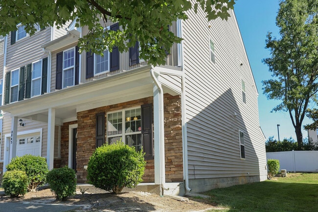 Photo - 8843 Thornton Town Pl