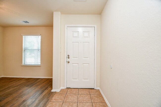 Photo - 5327 Stonegate Dr