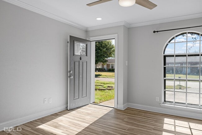 Photo - 1419 Teekell St