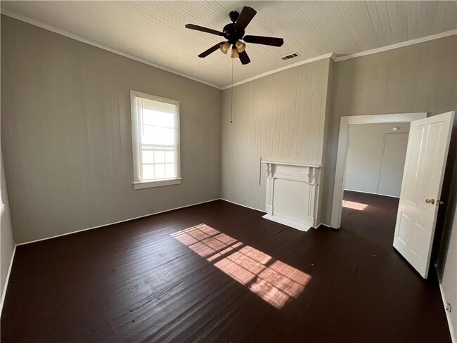 Photo - 1003 Texas St