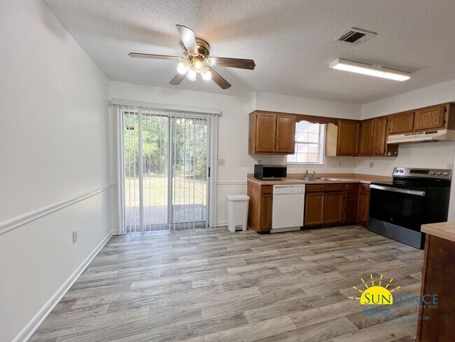 Photo - Spacious Two-Story 4BR Cul-De-Sac Home in South Crestview!