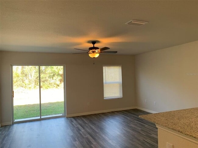 Photo - 2173 Halblum St