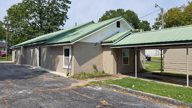 Building Photo - 1306 Iowa Ave Rental