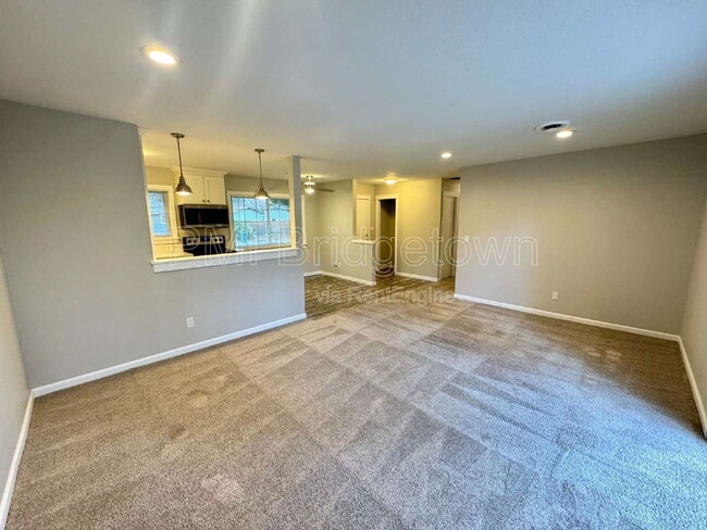 Photo - 435 SW Devon Ln