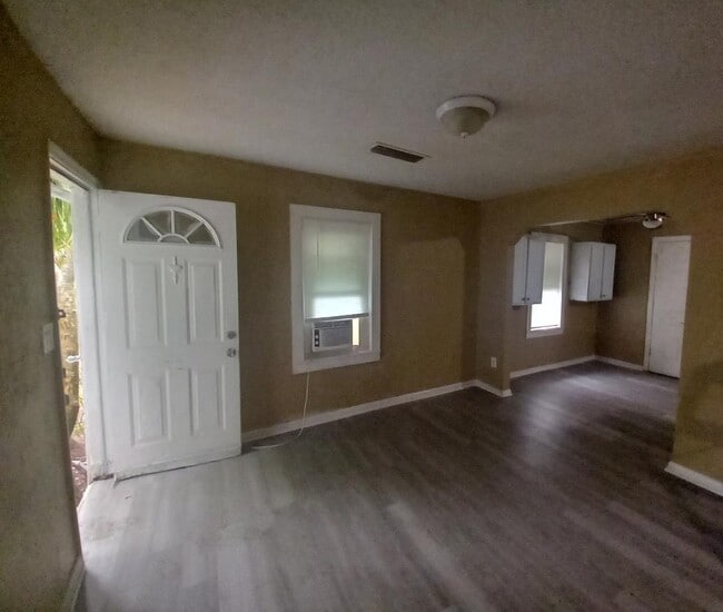 Building Photo - 7909 50th Ave N