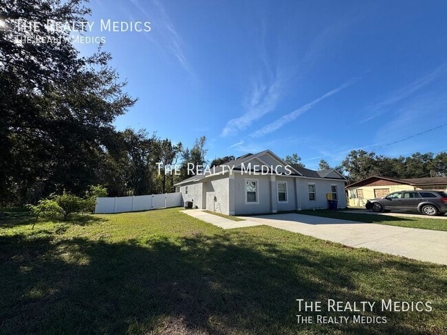 Photo - 1999 Marshall St