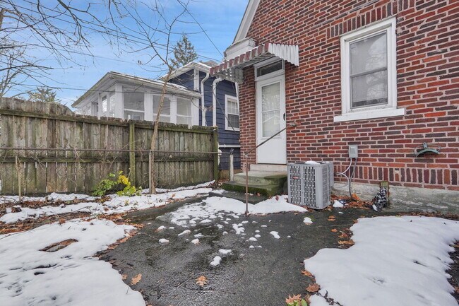 Photo - 182 E Patterson Ave