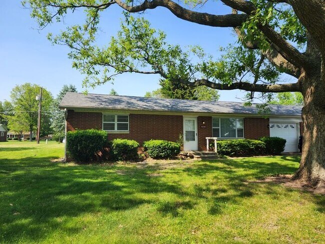 Photo - 2 Bed 1 1/2 Bath Duplex on Terre Hautes Northside