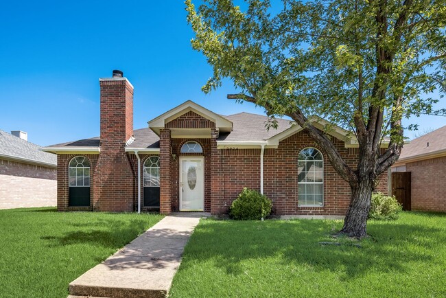 MOVE IN READY WITH SELF TOUR OPTION-- MES... - MOVE IN READY WITH SELF TOUR OPTION--  MES... House