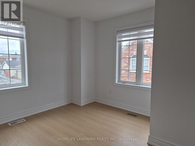 Photo - 5 Rocking Horse St