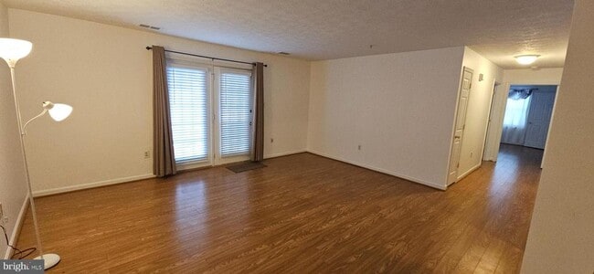 Photo - 205 Hailey Ln