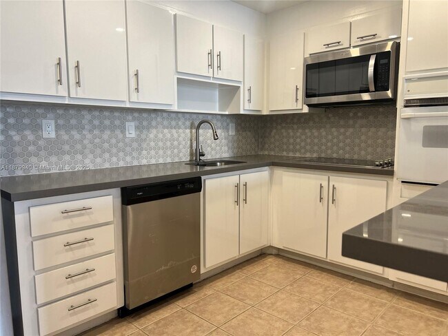 Photo - 19390 Collins Ave Unidad PH-5