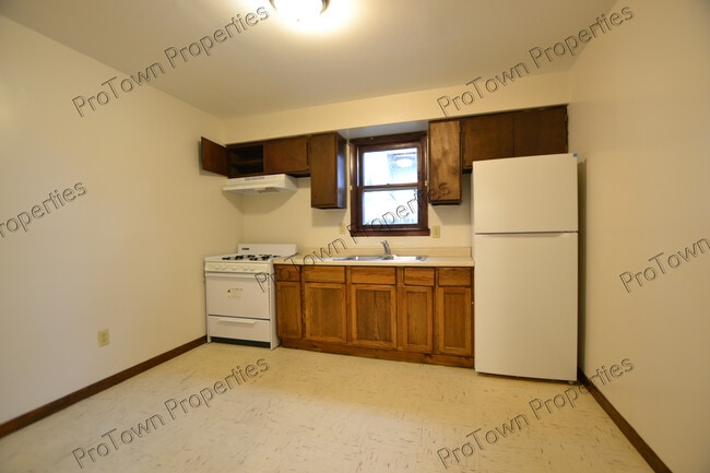 Photo - 121 Comstock St Unidad 1E