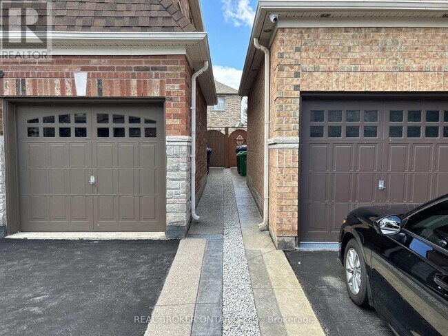 Photo - 55 Bluffwood Crescent
