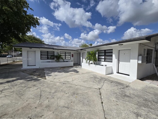 Building Photo - 7090 NW 17th Ave Unit 4 Rental