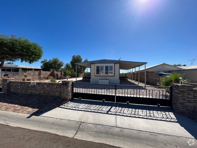 Building Photo - FURNISHED WINTER RETREAT! Rental
