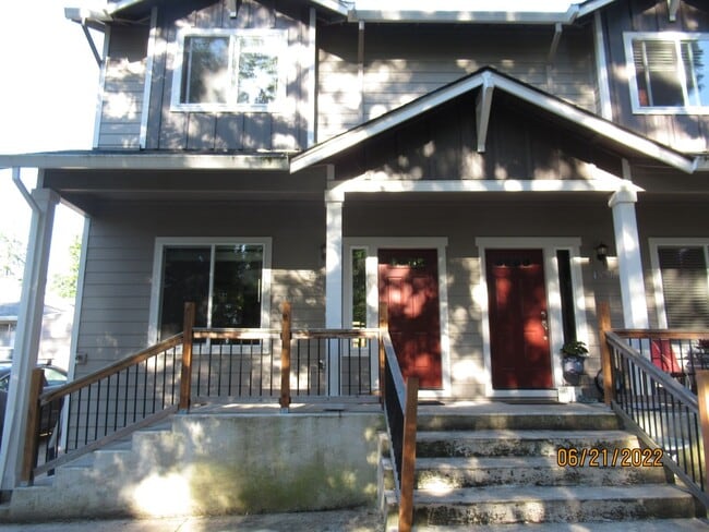 Photo - 15808 SW Division St