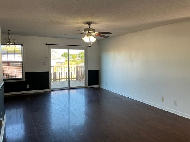 Photo - 714 Shetland Dr