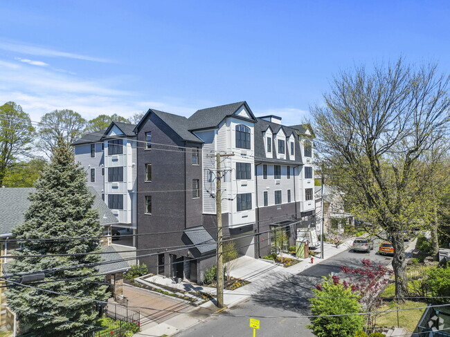 Building Photo - 2021 Jones Rd Rental
