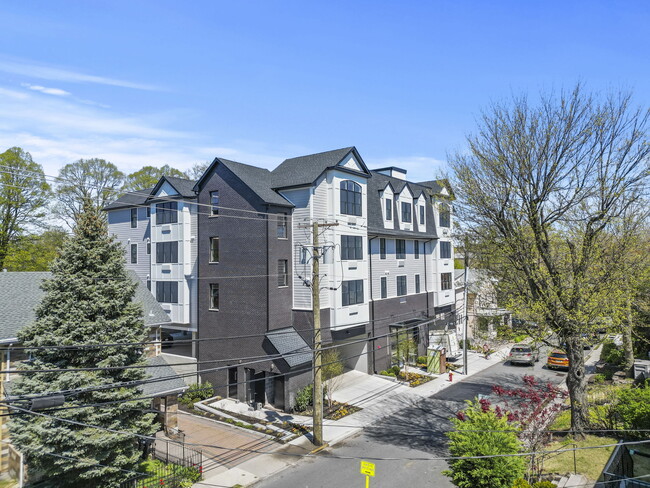 Photo - 2021 Jones Rd Apartments