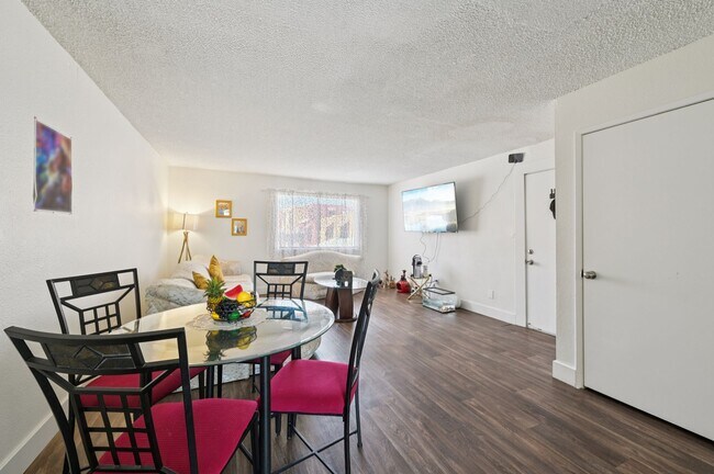 Photo - Las Casitas Apartments