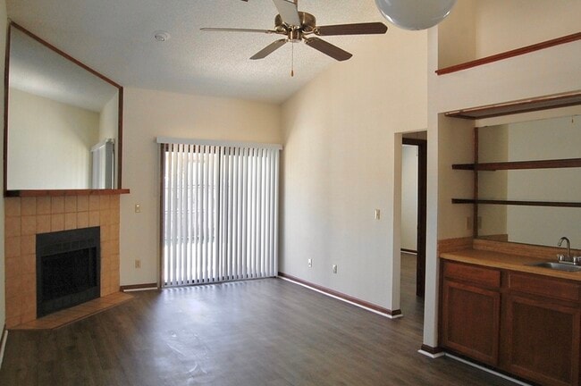 Photo - 1338 Yorktown Pl