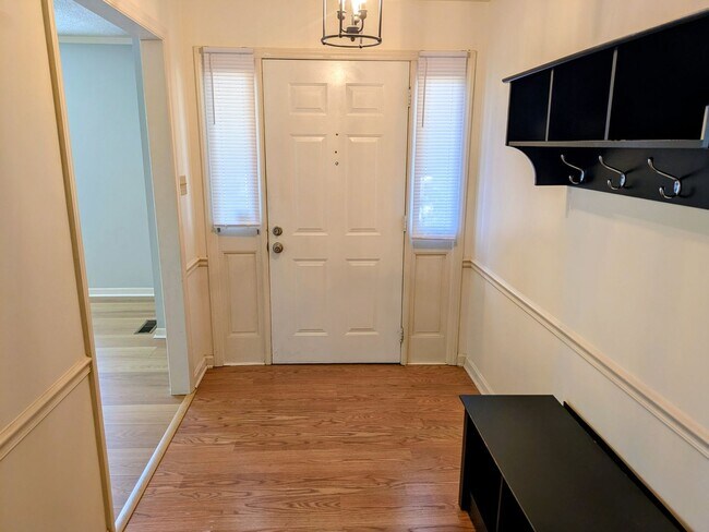 Photo - 6913 Crandall Ct