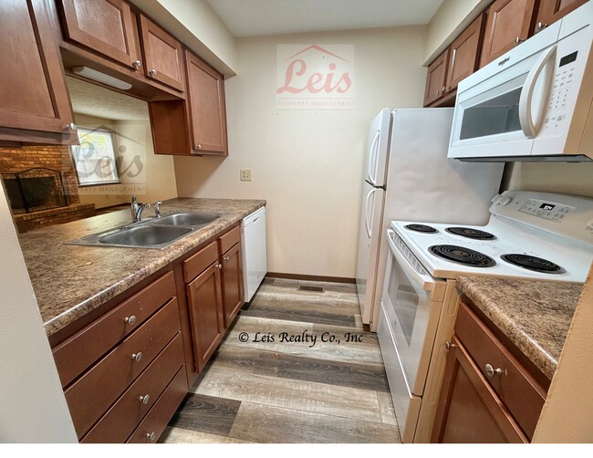 Photo - 1550 Leedes Rd