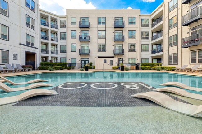 Photo - 1800 Broadway