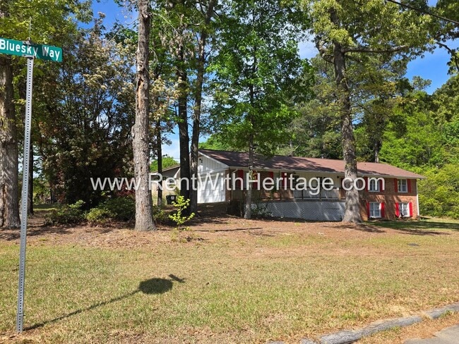 Building Photo - 7016 Skyline Dr