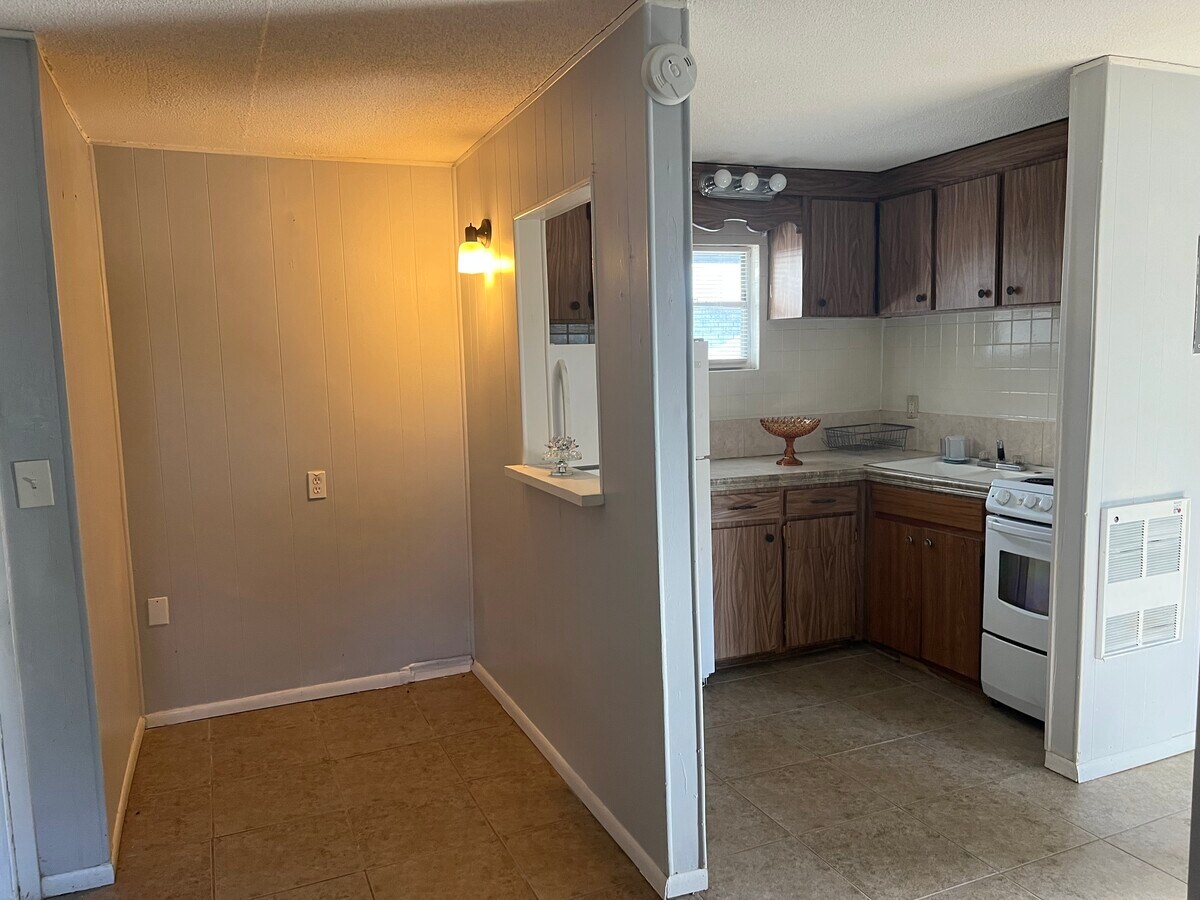 2210 Thonotosassa Rd Apartments For Rent in Plant City, FL