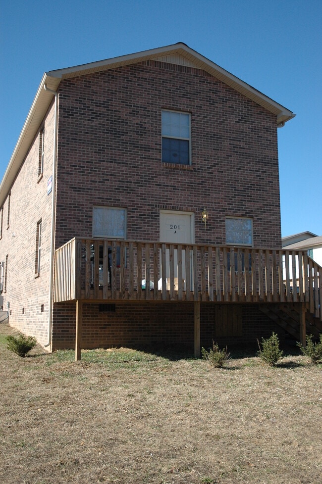 201 W 17th St Unit A