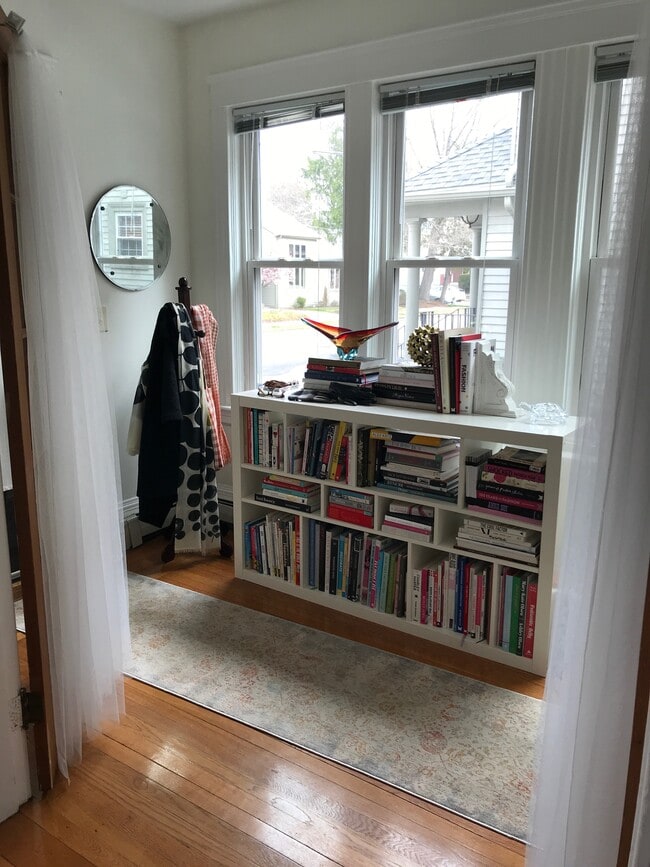 Photo - 33 Luzon Ave Unit Beautiful 1st Floor, 2 Bedroom East Side