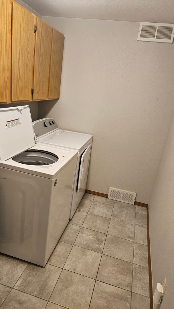 Photo - Clean 3 Bedroom Home near CSU