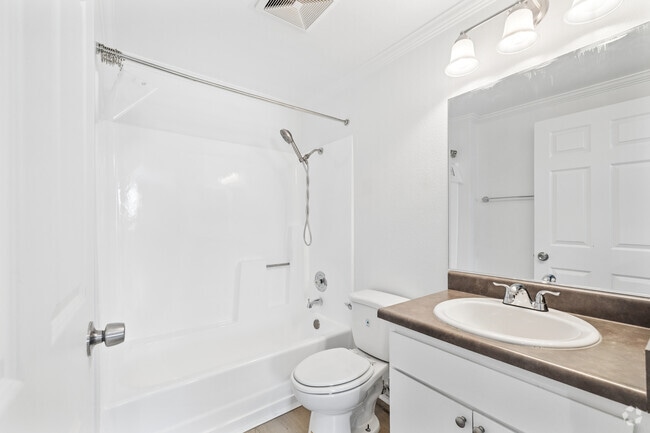 1 habitación, 1 baño - 602 pies cuadrados - Baño - HAVEN WARNER CENTER