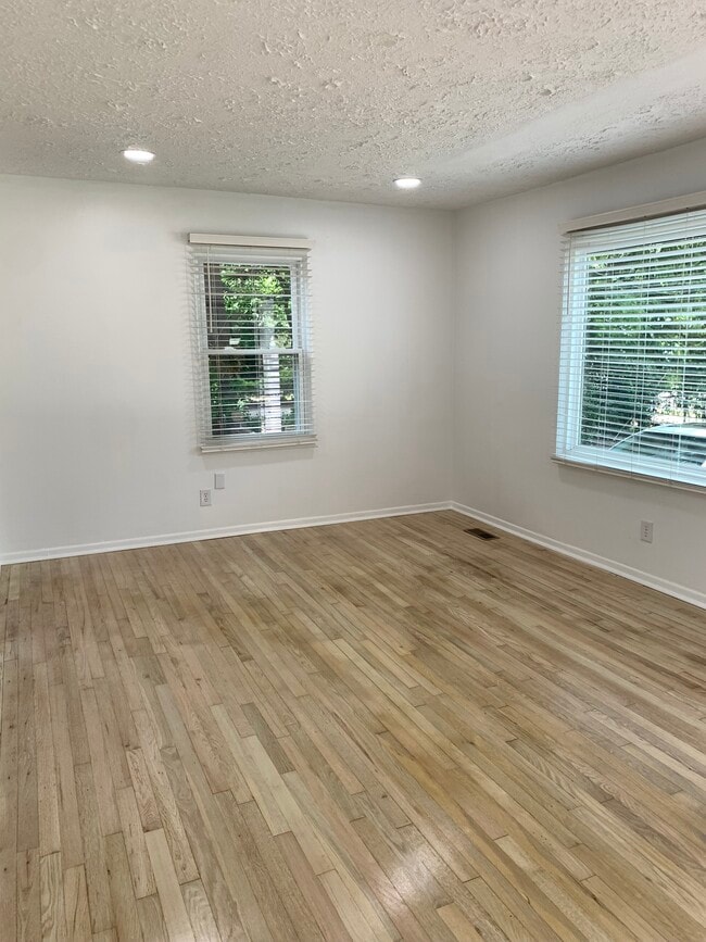Photo - 2334 Johnson Ferry Rd NE