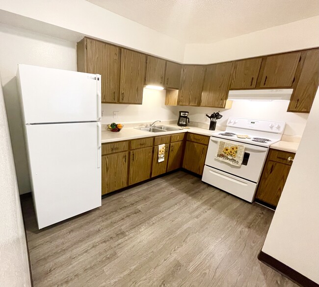 Building Photo - Carlisle Park Apartments