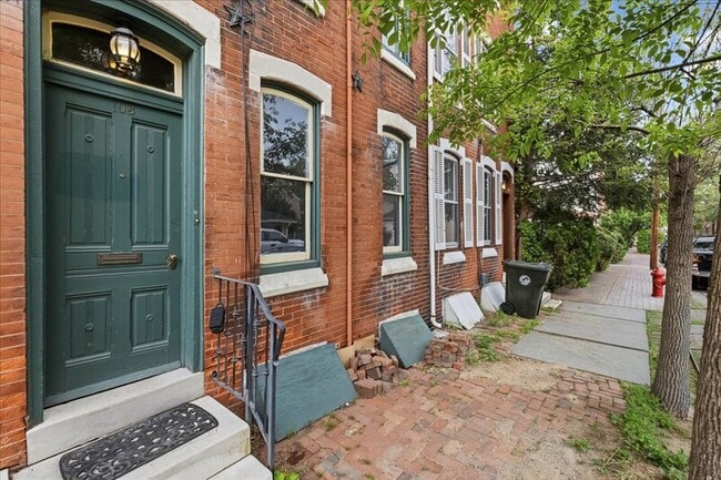 Photo - 103 W Union St