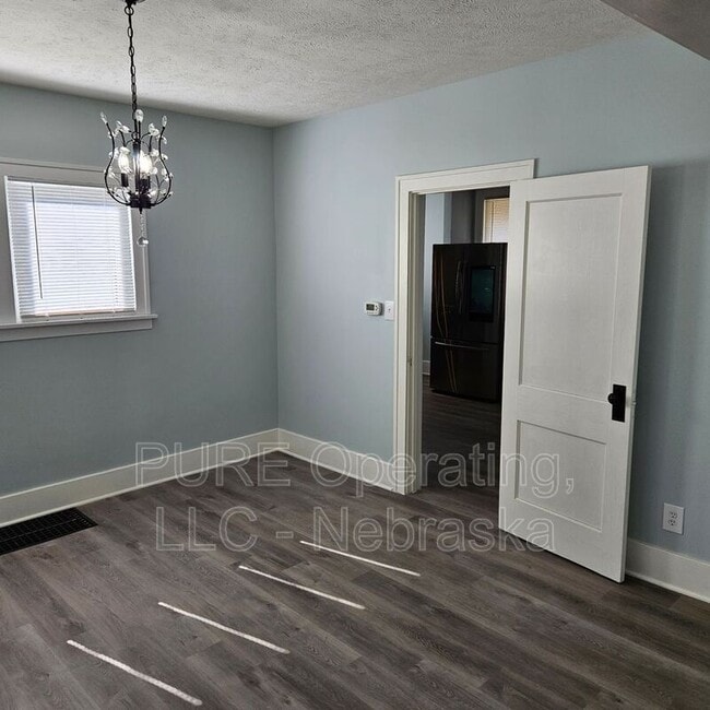 Photo - 3901 Curtis Ave