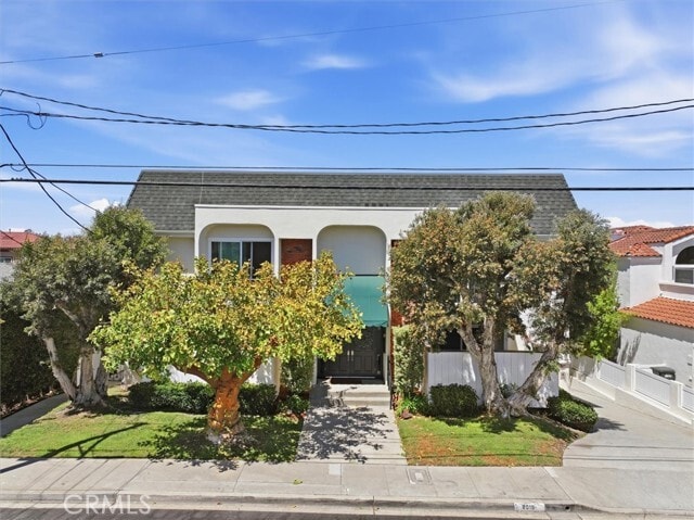 Building Photo - 2015 Bataan Rd Unit 105