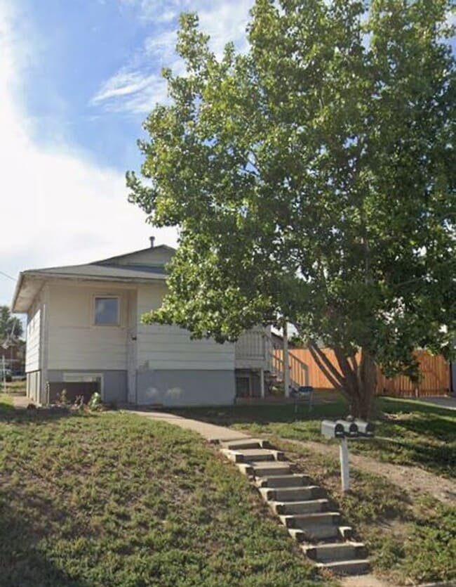 Building Photo - 2129 5th Ave Unit B