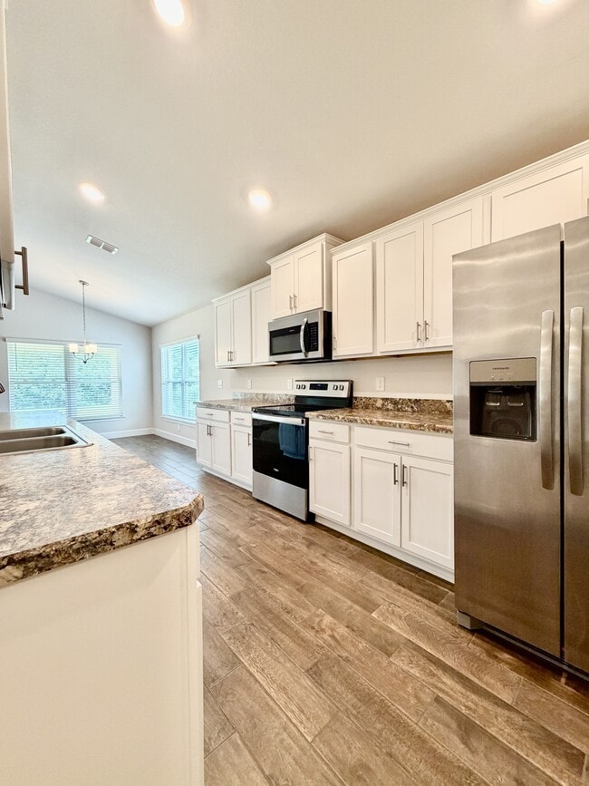 Photo - 633 W Rexford Dr