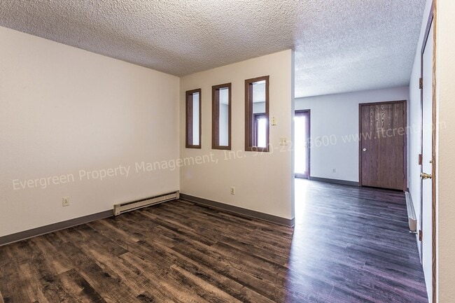 Photo - 348 Terri Dr