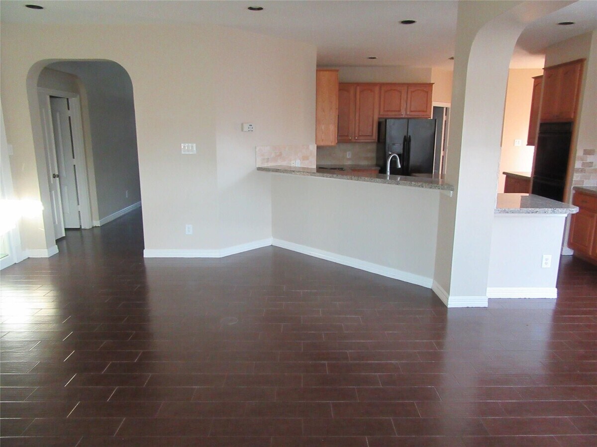 Photo - 914 Ivory Ridge Ln